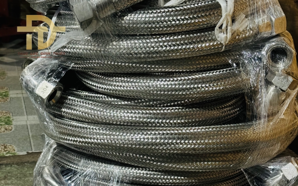 Ống inox chịu nhiệt + hóa chất 